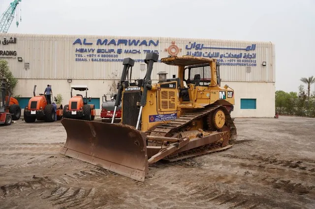 Used Caterpillar D6R 18-Ton Bulldozer 2011 | Al Marwan