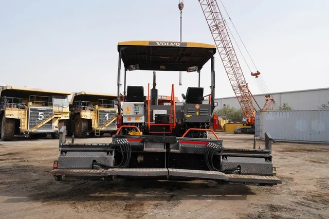 Rent 12-ton Track Asphalt Pavers | Al Marwan