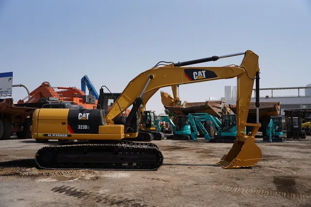 Caterpillar 323D3 Track Excavator 2020-Left-Side- Al Marwan