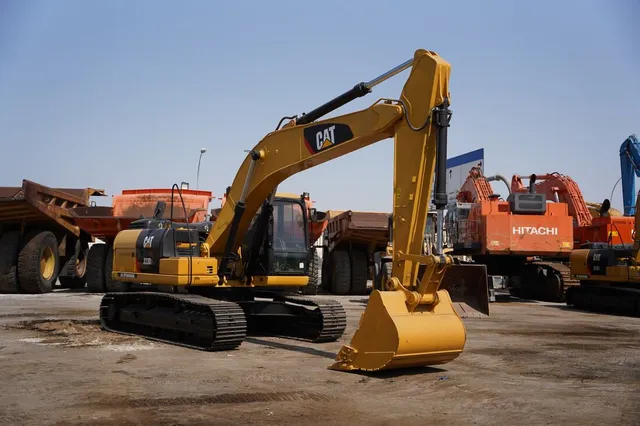 Caterpillar 323D3 Track Excavator 2020-Front-Left- Al Marwan