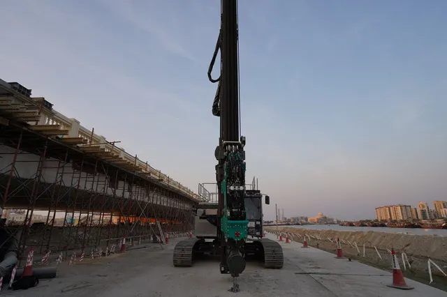 2024 SR35 with ABI Mobilram TM17 Piling Rig Front View