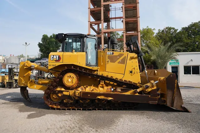 Caterpillar D8T Bulldozer 2021 - TT-0150 | Al Marwan